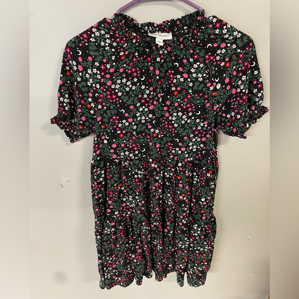 FREE ASSEMBLY Girls Floral Short Puffy Sleeve, Ruffled Skirt.
